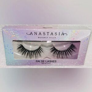 Anastasia Beverly Hills False Lashes - Fashion